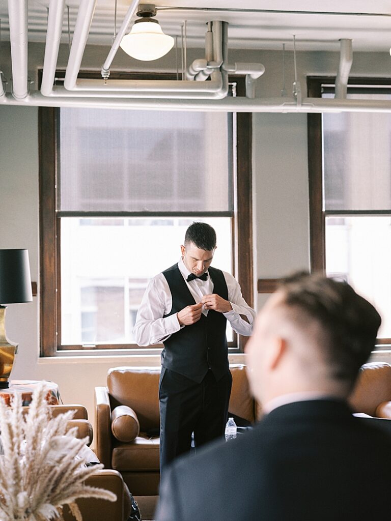 Groomsmen getting ready