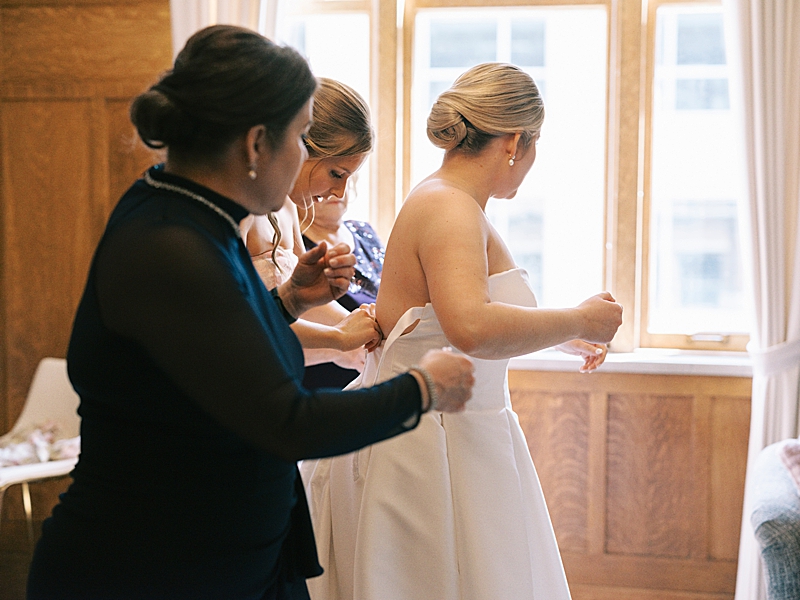 Bride getting ready at Temple of Performing Arts