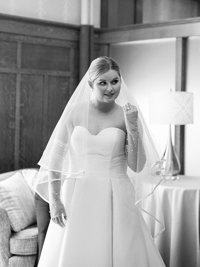 Bride getting ready at Temple of Performing Arts